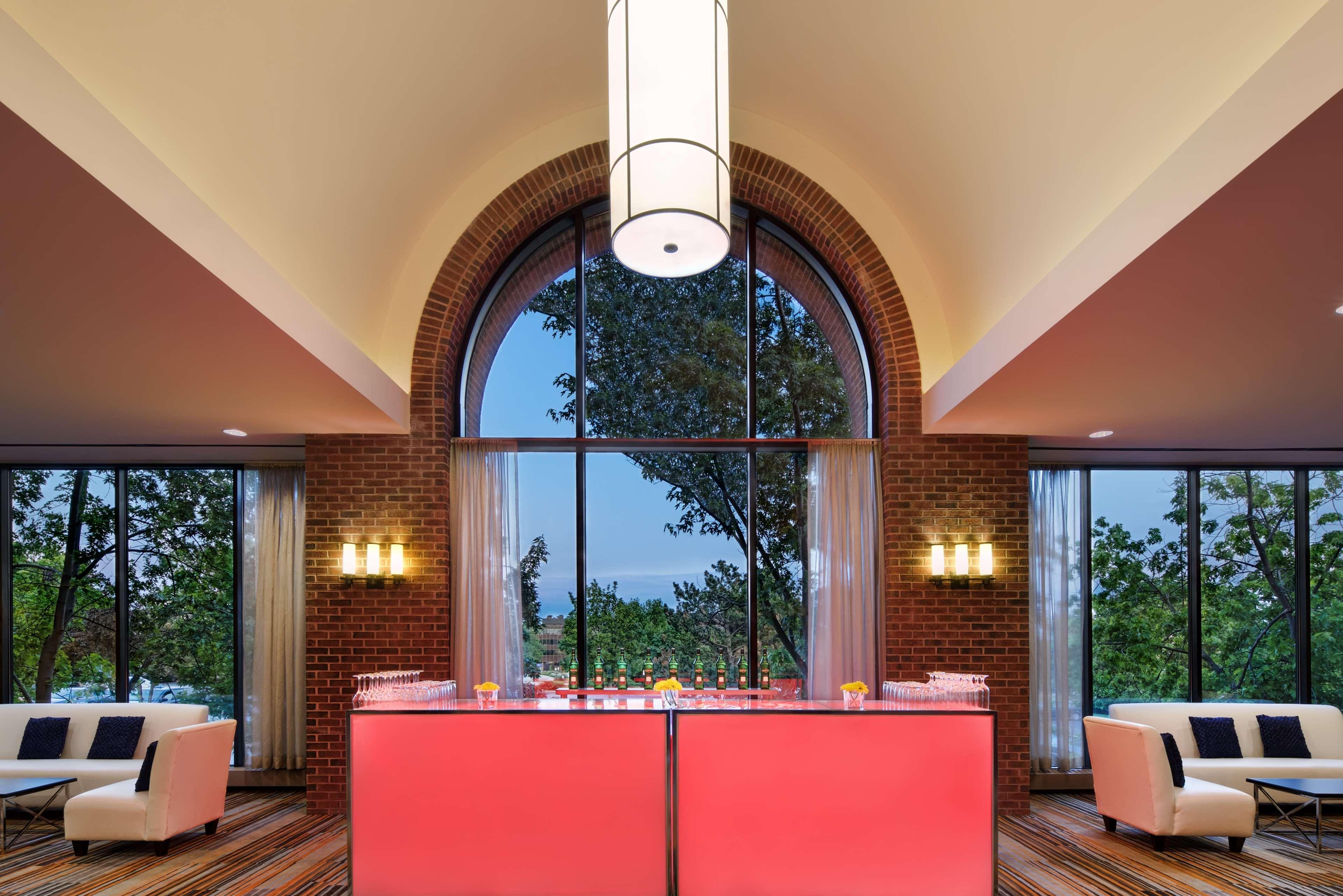 Отель Hilton Mississauga/Meadowvale Экстерьер фото