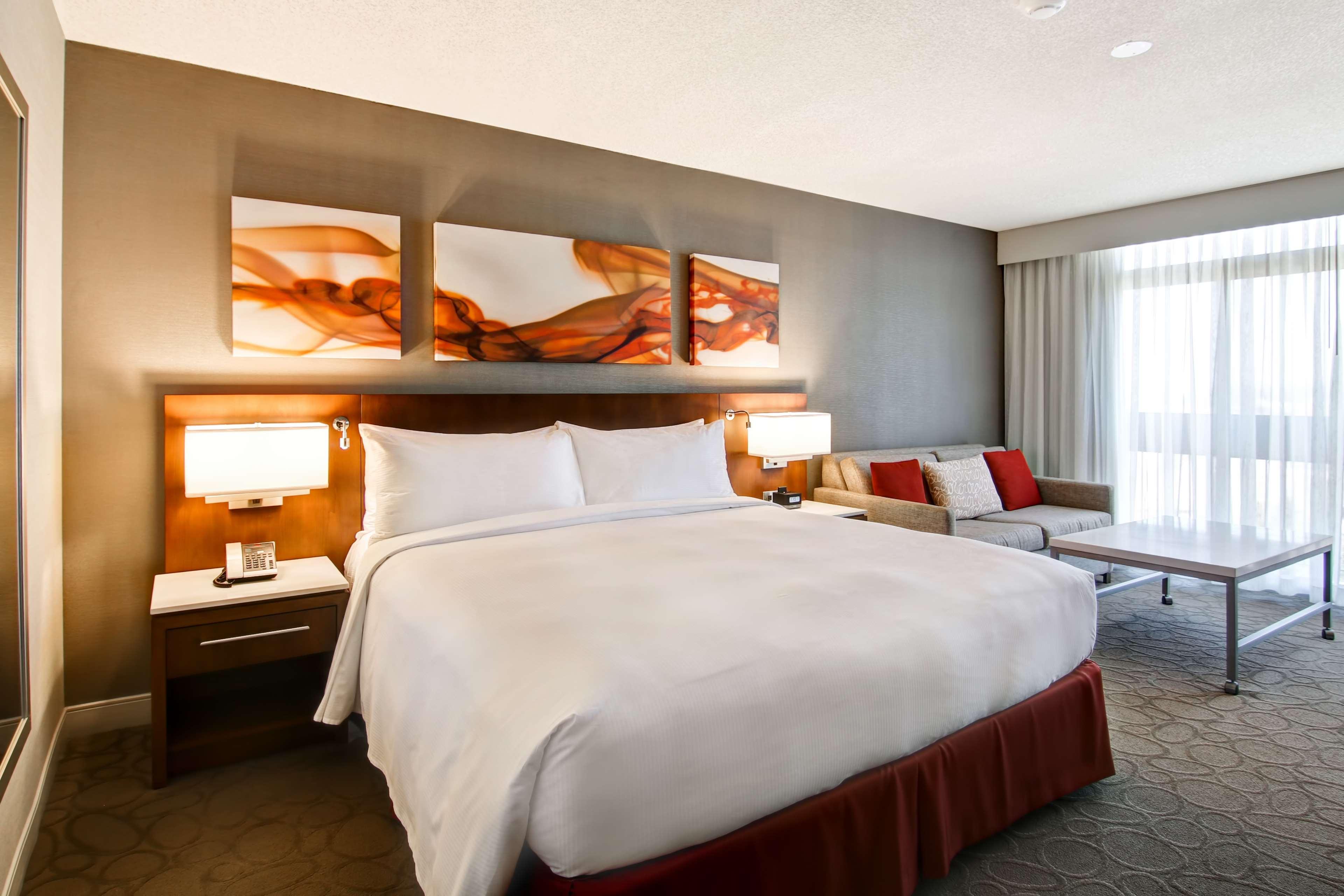 Отель Hilton Mississauga/Meadowvale Экстерьер фото