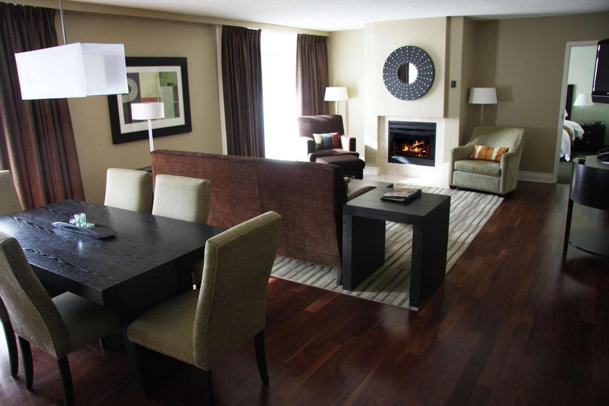Отель Hilton Mississauga/Meadowvale Экстерьер фото
