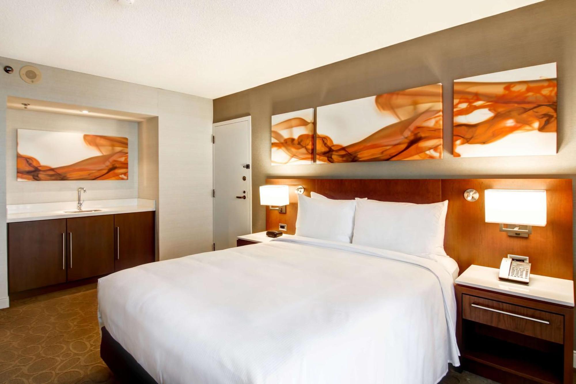 Отель Hilton Mississauga/Meadowvale Экстерьер фото