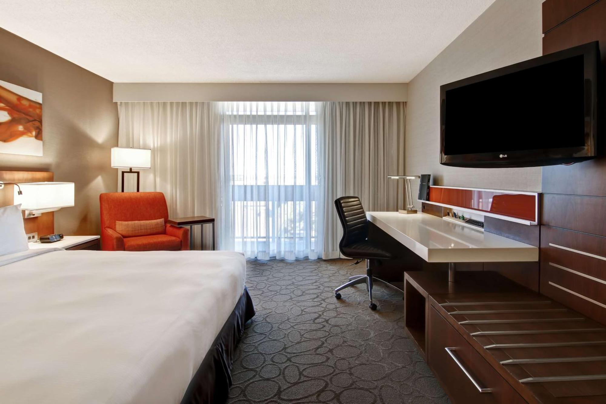 Отель Hilton Mississauga/Meadowvale Экстерьер фото