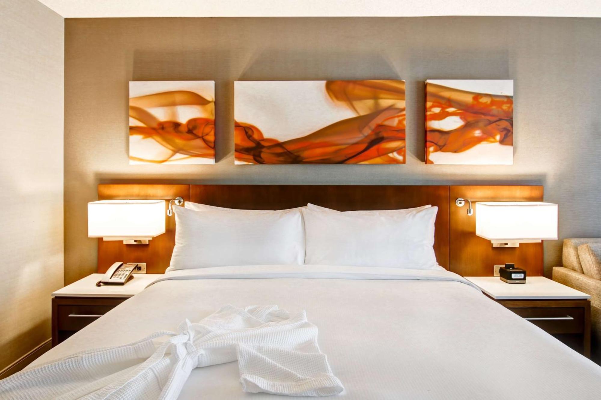 Отель Hilton Mississauga/Meadowvale Экстерьер фото
