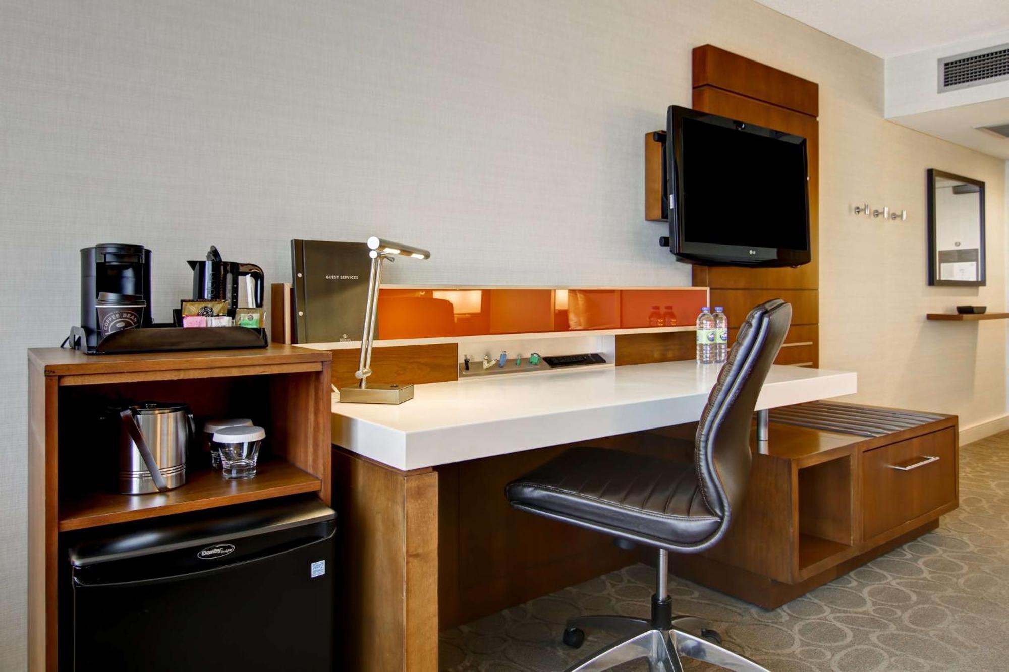 Отель Hilton Mississauga/Meadowvale Экстерьер фото