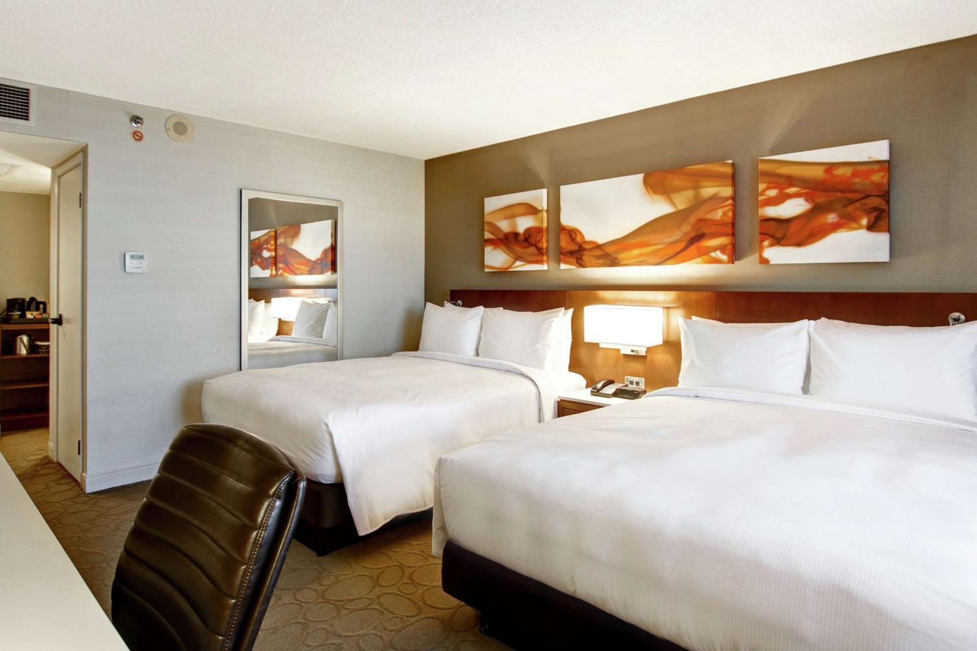 Отель Hilton Mississauga/Meadowvale Экстерьер фото