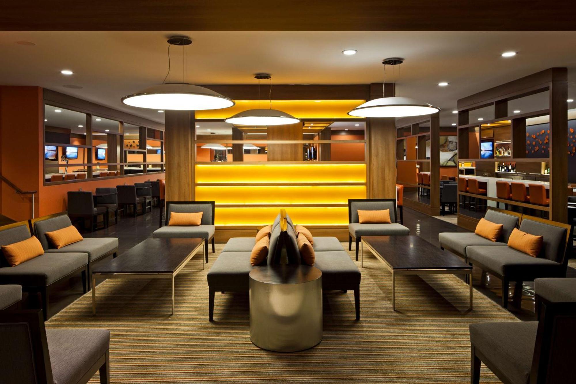 Отель Hilton Mississauga/Meadowvale Экстерьер фото