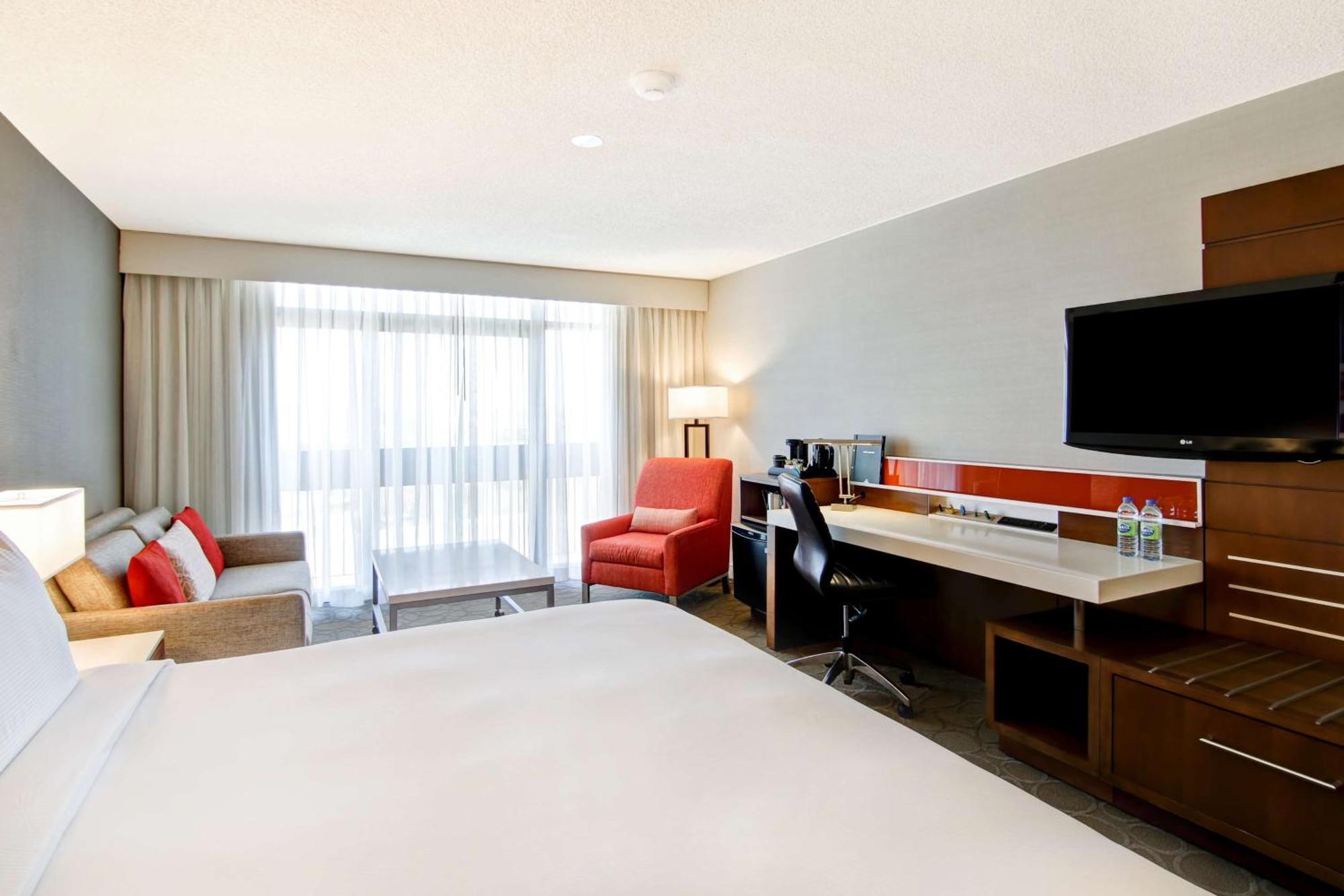 Отель Hilton Mississauga/Meadowvale Экстерьер фото