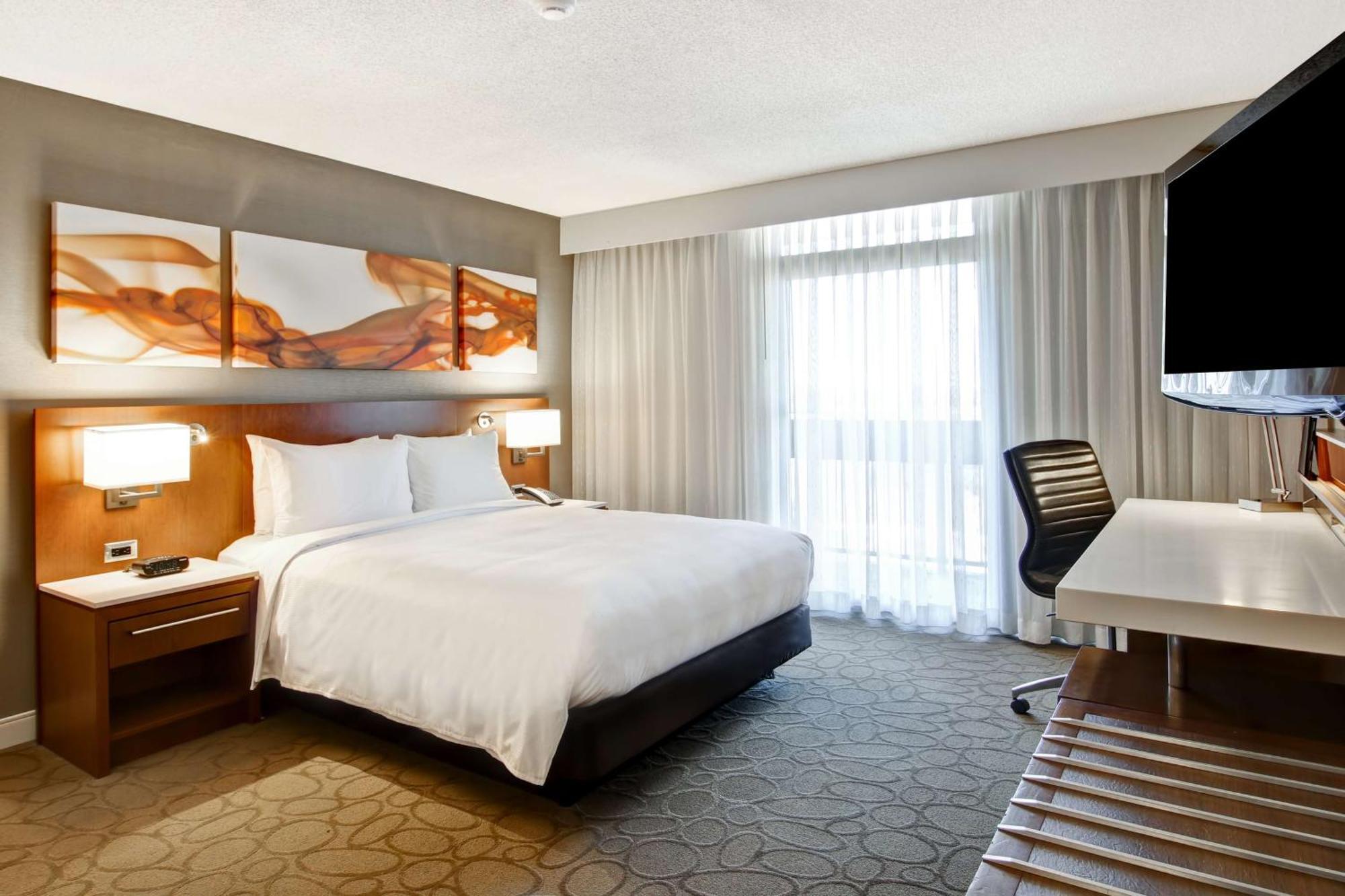 Отель Hilton Mississauga/Meadowvale Экстерьер фото